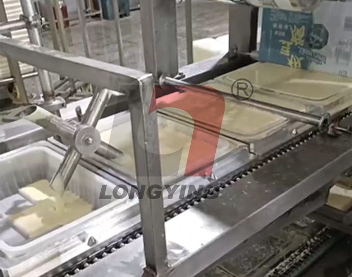 龍應老豆腐全自動灌裝封口機