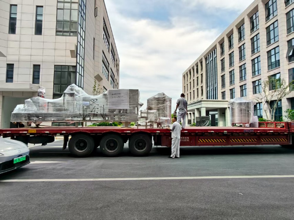 龍應六頭早餐粥灌裝封口機發貨成都